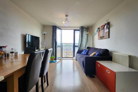 2 bedroom flat for sale, Parham Drive, Ilford
