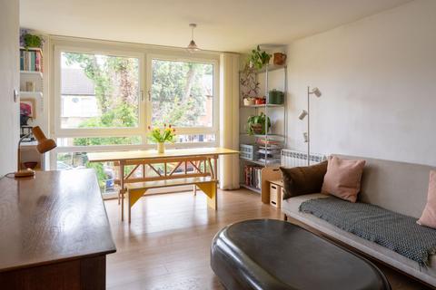 1 bedroom flat for sale, Hainault Road, London E11
