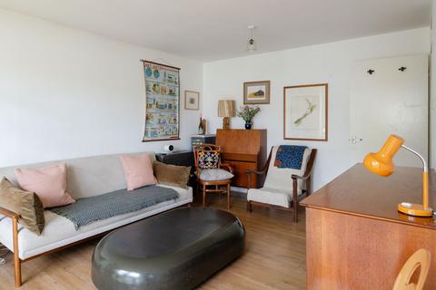 1 bedroom flat for sale, Hainault Road, London E11