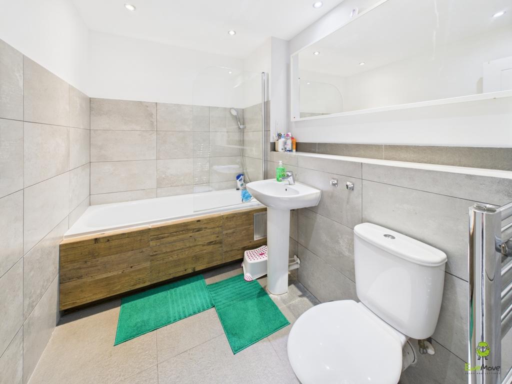 Nicoleta Ewemove Bexleyheath Darwin Avenue The Bri