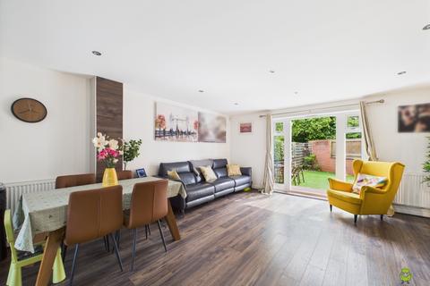 2 Darwin Avenue, Dartford, DA1 5RR