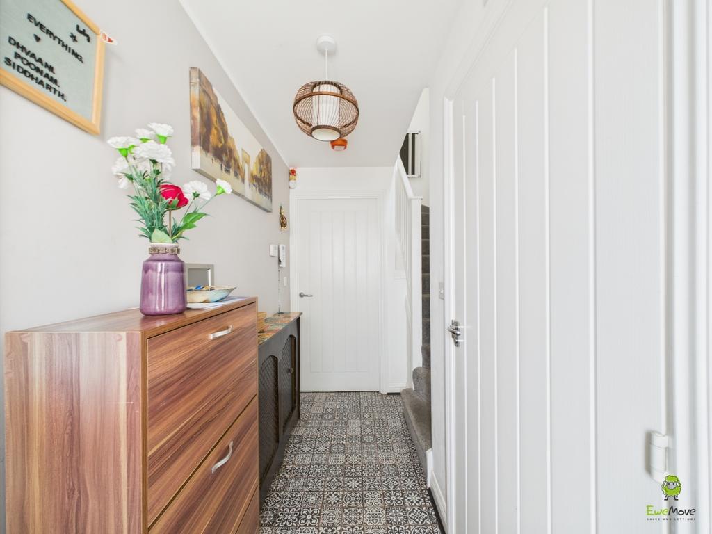 Nicoleta Ewemove Bexleyheath Darwin Avenue The Bri