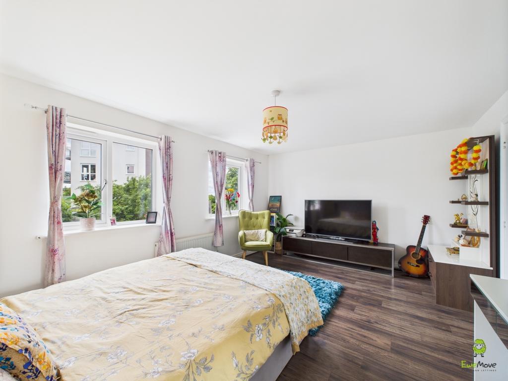 Nicoleta Ewemove Bexleyheath Darwin Avenue The Bri