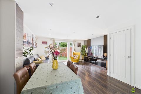 2 Darwin Avenue, Dartford, DA1 5RR