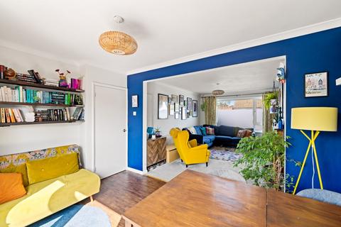 43 Firs Close, Folkestone, CT19 4HZ