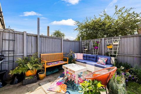 43 Firs Close, Folkestone, CT19 4HZ