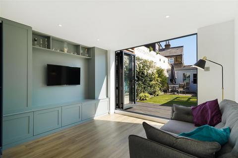 76 Clifton Road, Kingston Upon Thames, KT2 6PJ