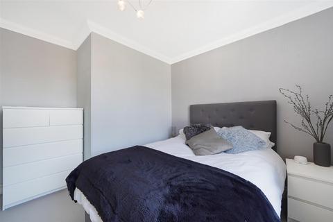 76 Clifton Road, Kingston Upon Thames, KT2 6PJ