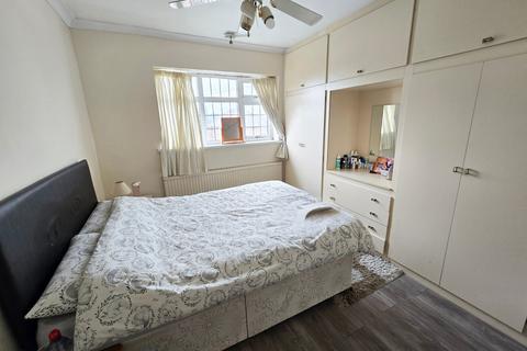 14 Bryngarth Crescent, Leicester, LE5 2AF