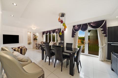 undefined, Fen Close, Bulphan RM14