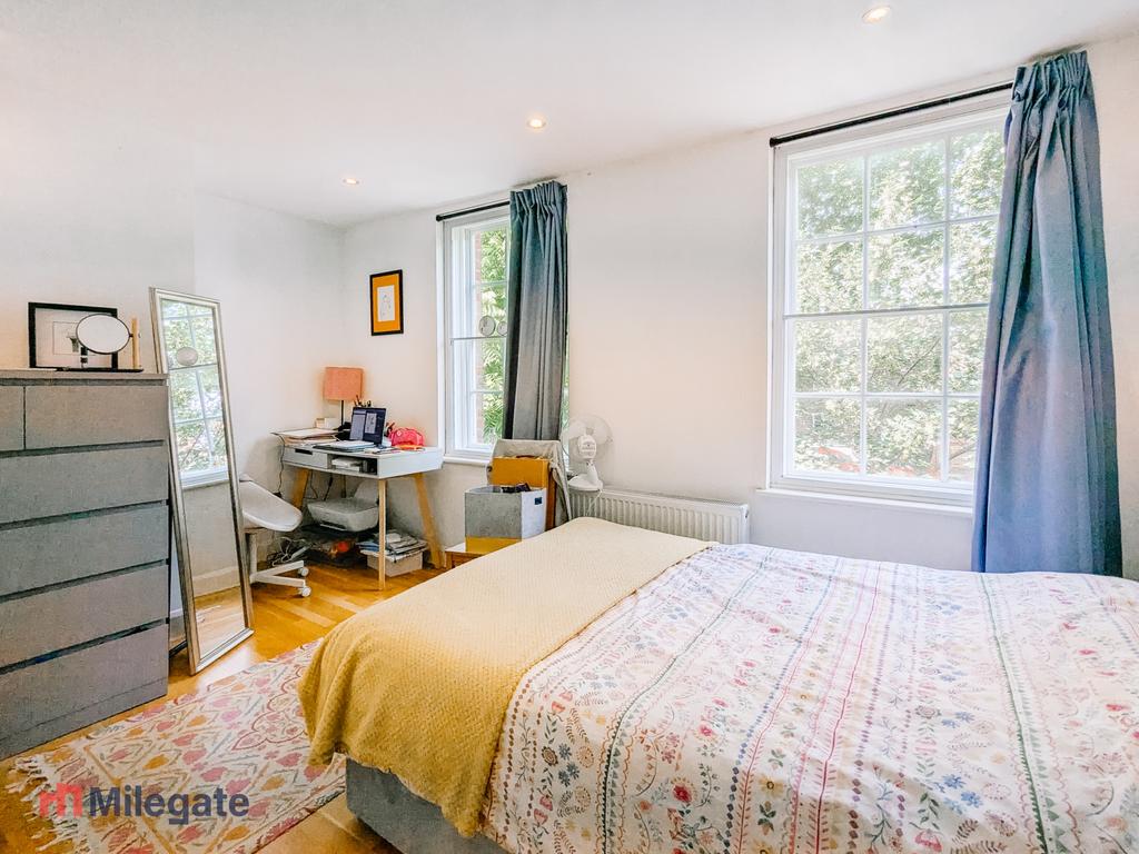 Apartment in Isleworth - View 2