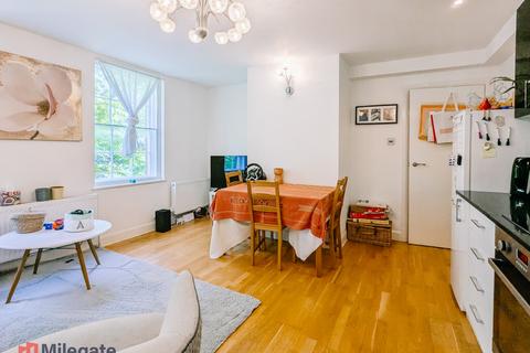 2 bedroom flat to rent, London Road, Isleworth TW7