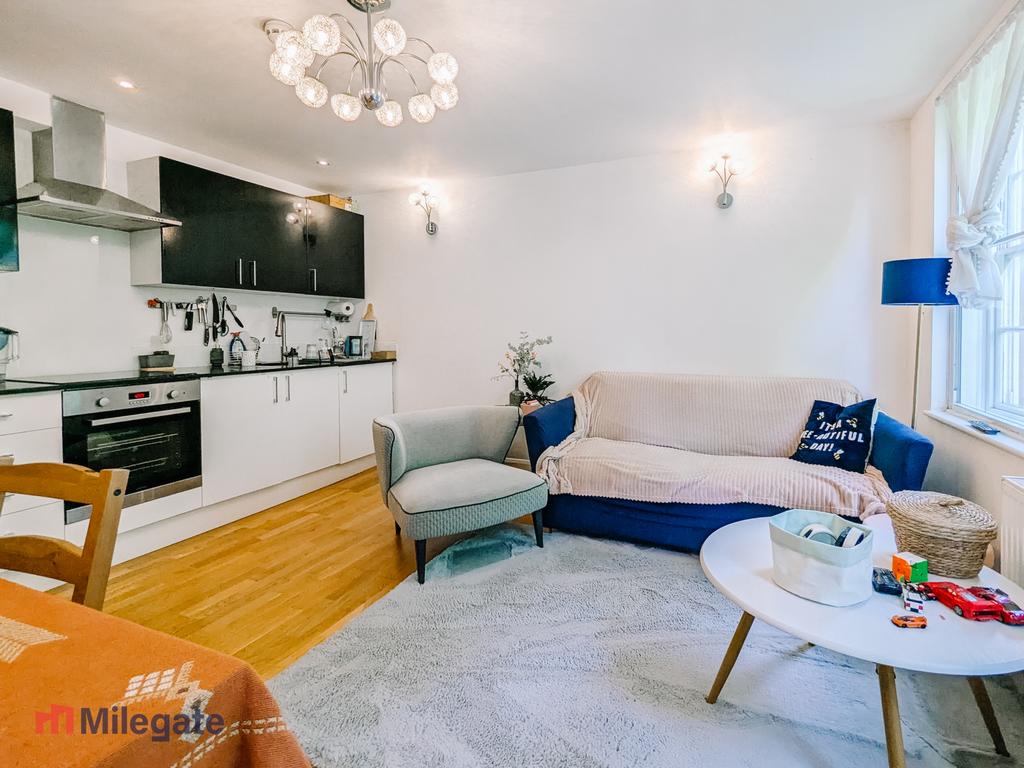 Apartment in Isleworth - View 4