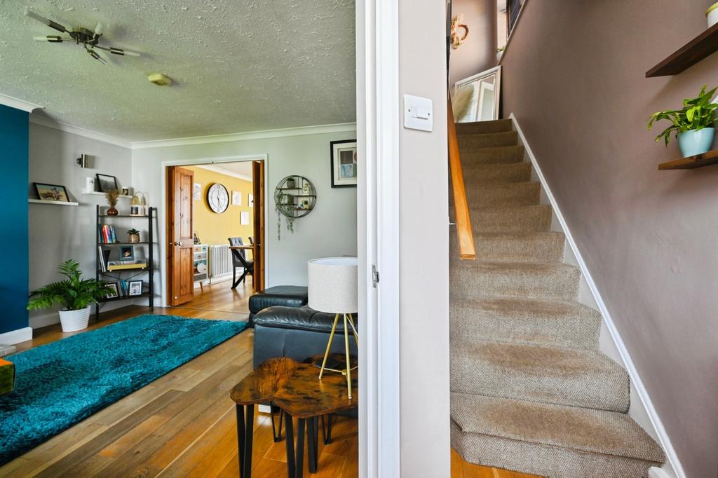 Hallway/Lounge