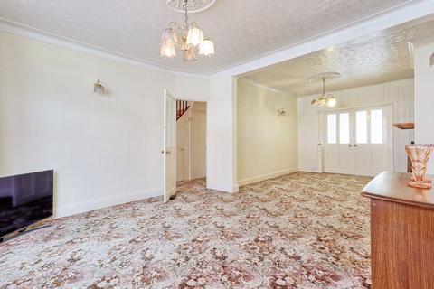 3 bedroom semi-detached house for sale, Lonsdale Avenue, Romford RM7