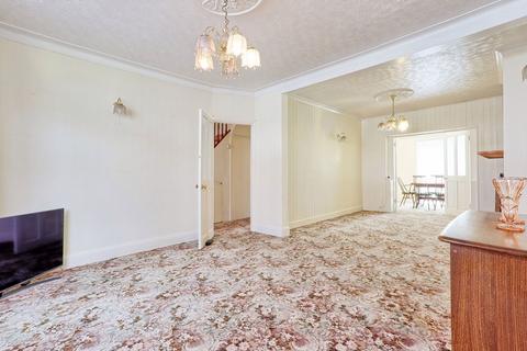 3 bedroom semi-detached house for sale, Lonsdale Avenue, Romford RM7
