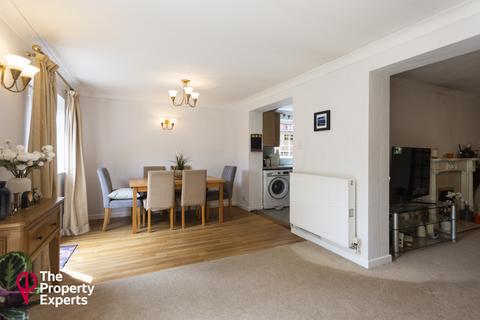 4 bedroom semi-detached house for sale, Telford Crescent, Reading, RG5