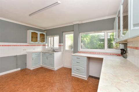 2 Mayfield Gardens, Dover, CT16 2PQ
