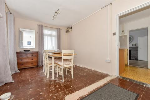 9 Auckland Crescent, Dover, CT16 2JR
