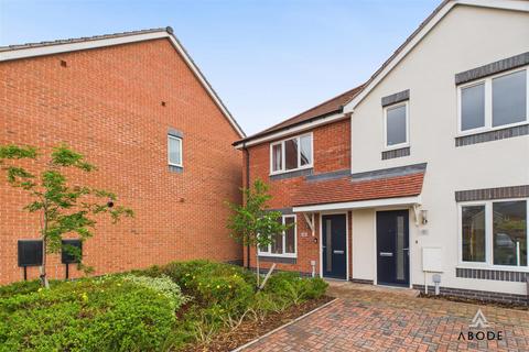 2 bedroom end of terrace house for sale, Pembroke Way, Burton-on-Trent DE14