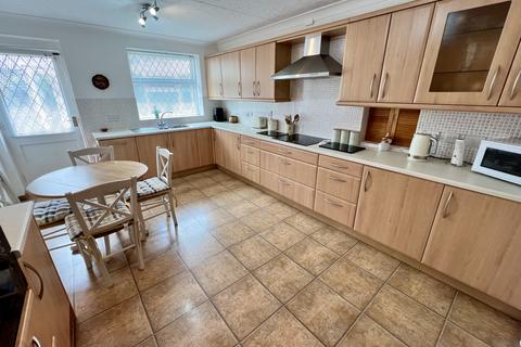3 bedroom bungalow for sale, Calder Avenue, Thornton FY5