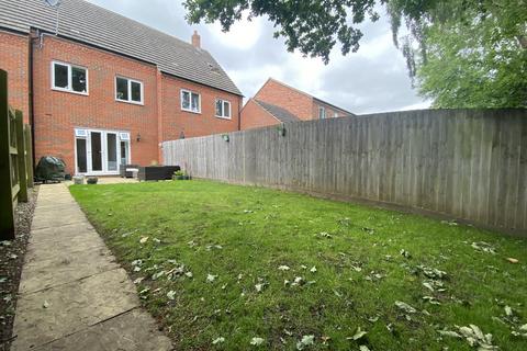3 bedroom terraced house to rent, The Furrows, Moulton, NN3 7DA