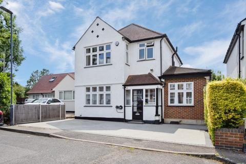 16 Churchfield Close, Harrow, HA2 6BD