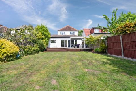 16 Churchfield Close, Harrow, HA2 6BD
