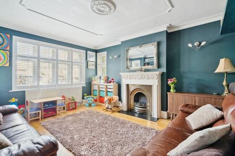 16 Churchfield Close, Harrow, HA2 6BD