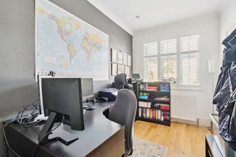 16 Churchfield Close, Harrow, HA2 6BD