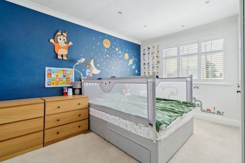 16 Churchfield Close, Harrow, HA2 6BD