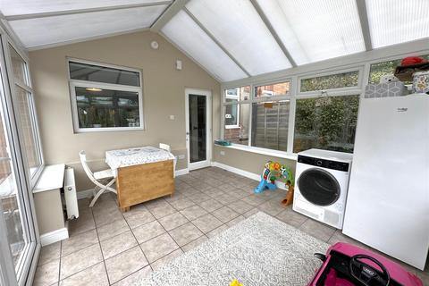 54 Beech Avenue, Newark, NG24 4JN