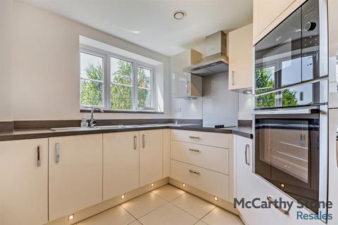 1 bedroom apartment for sale, Churchfield Road, Walton-On-Thames