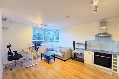 1 bedroom flat for sale, Victoria Villas, Richmond TW9
