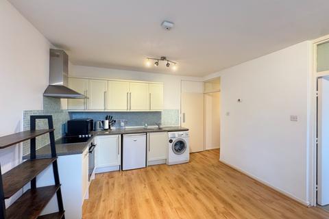 1 bedroom flat for sale, Victoria Villas, Richmond TW9