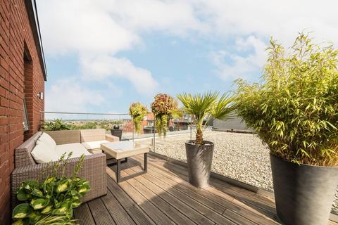 1 bedroom flat for sale, Gaumont Place, London SW2