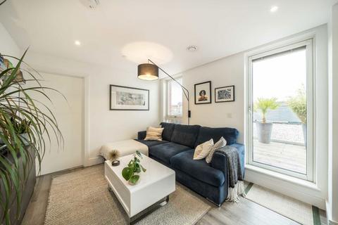1 bedroom flat for sale, Gaumont Place, London SW2
