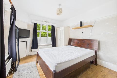6 Rectory Gardens, Beckenham, BR3 1HN