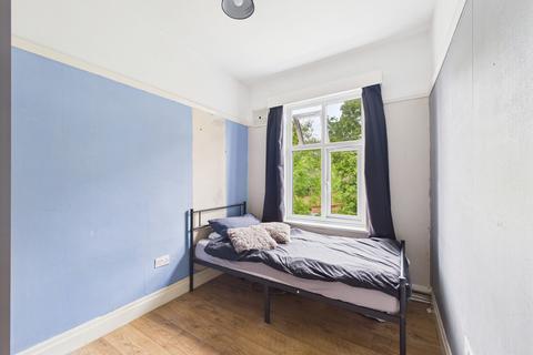 6 Rectory Gardens, Beckenham, BR3 1HN