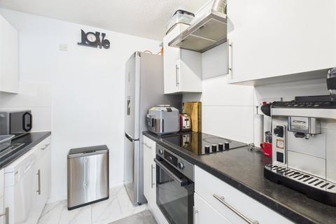 11 Blaisdon Close, Abbeymead, Gloucester, GL4 4SB