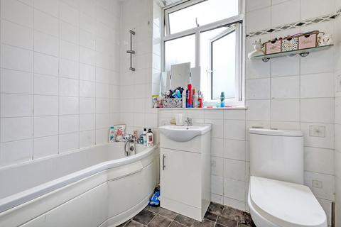 3 Dunton Road, Romford, RM1 4AH