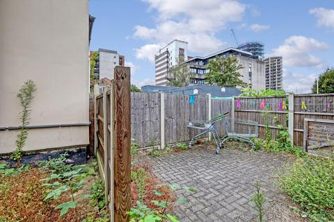 3 Dunton Road, Romford, RM1 4AH