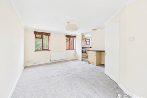 1 bedroom apartment to rent, Flat 4 Holly House, 83-85 Obelisk Road, Woolston