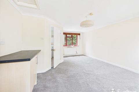 1 bedroom apartment to rent, Flat 4 Holly House, 83-85 Obelisk Road, Woolston