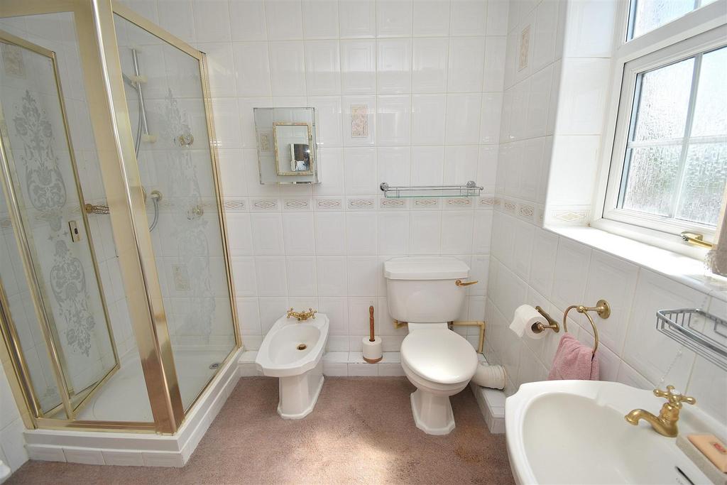 Ensuite.JPG