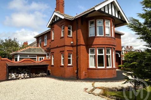 4 bedroom detached house for sale, Warbreck Hill Road, Bispham