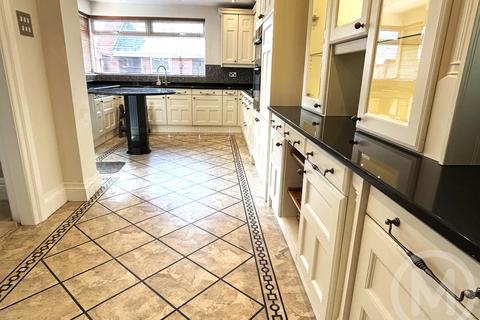 4 bedroom detached house for sale, Warbreck Hill Road, Bispham