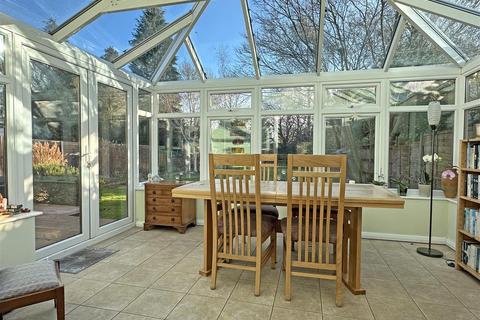 4 bedroom detached house for sale, London Road South, Merstham