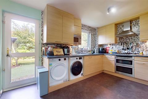 4 bedroom detached house for sale, Cropwell Bishop, Milton Keynes MK4