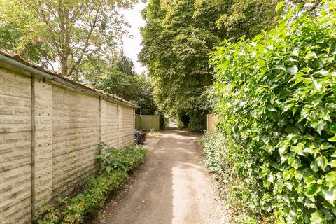 undefined, SOUTH CROYDON CR2